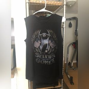 Selena Gomez cutoff sleeve shirt